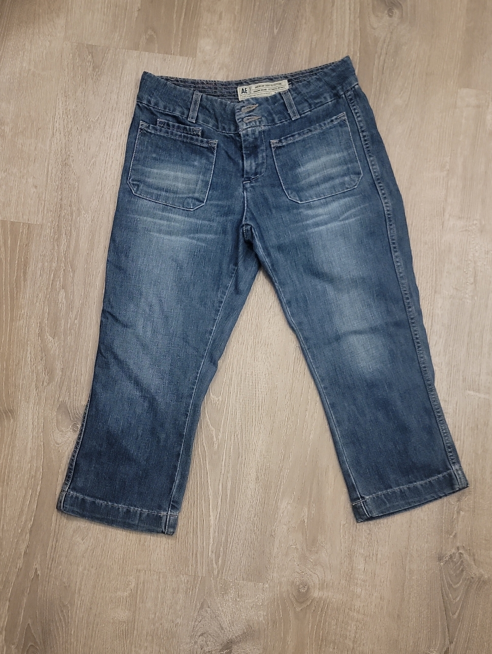American Eagle Outfitters Blue Cropped Straight-Leg Jeans Size 2.